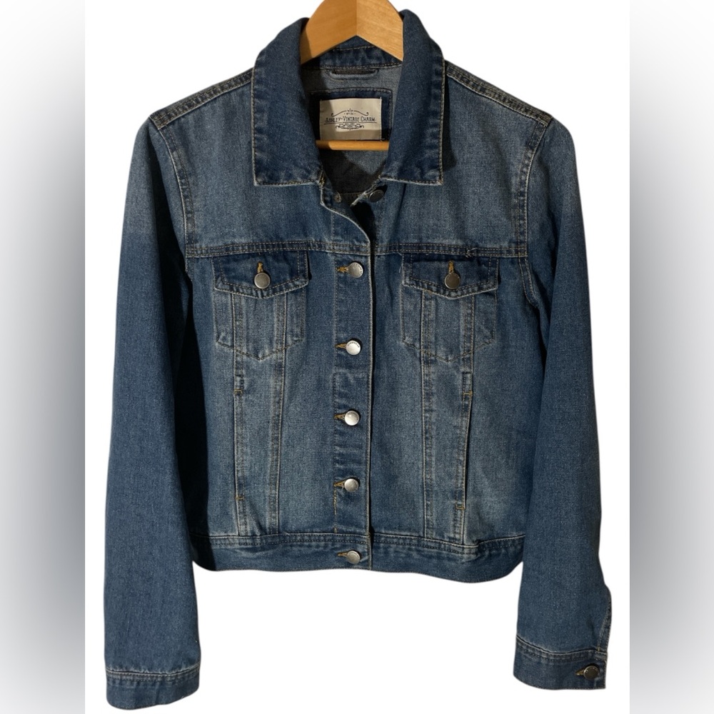 F2- Ashley Vintage Charm - Women’s Large -  Blue Denim Jean Jacket